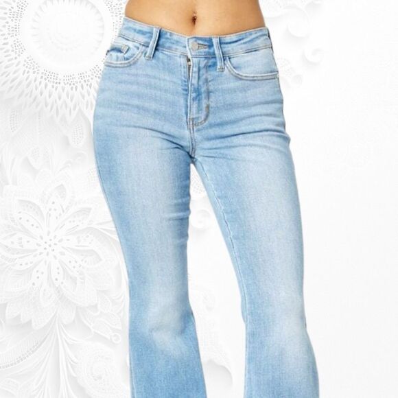 Judy Blue Light Wash Mid Rise Raw Hem Slit Flare Jeans Size NWT - Picture 2 of 9
